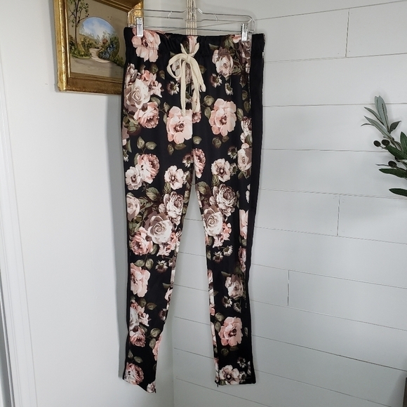 WEIV Where Everyone Is A visionary Floral Track Suit Large - Picture 6 of 11